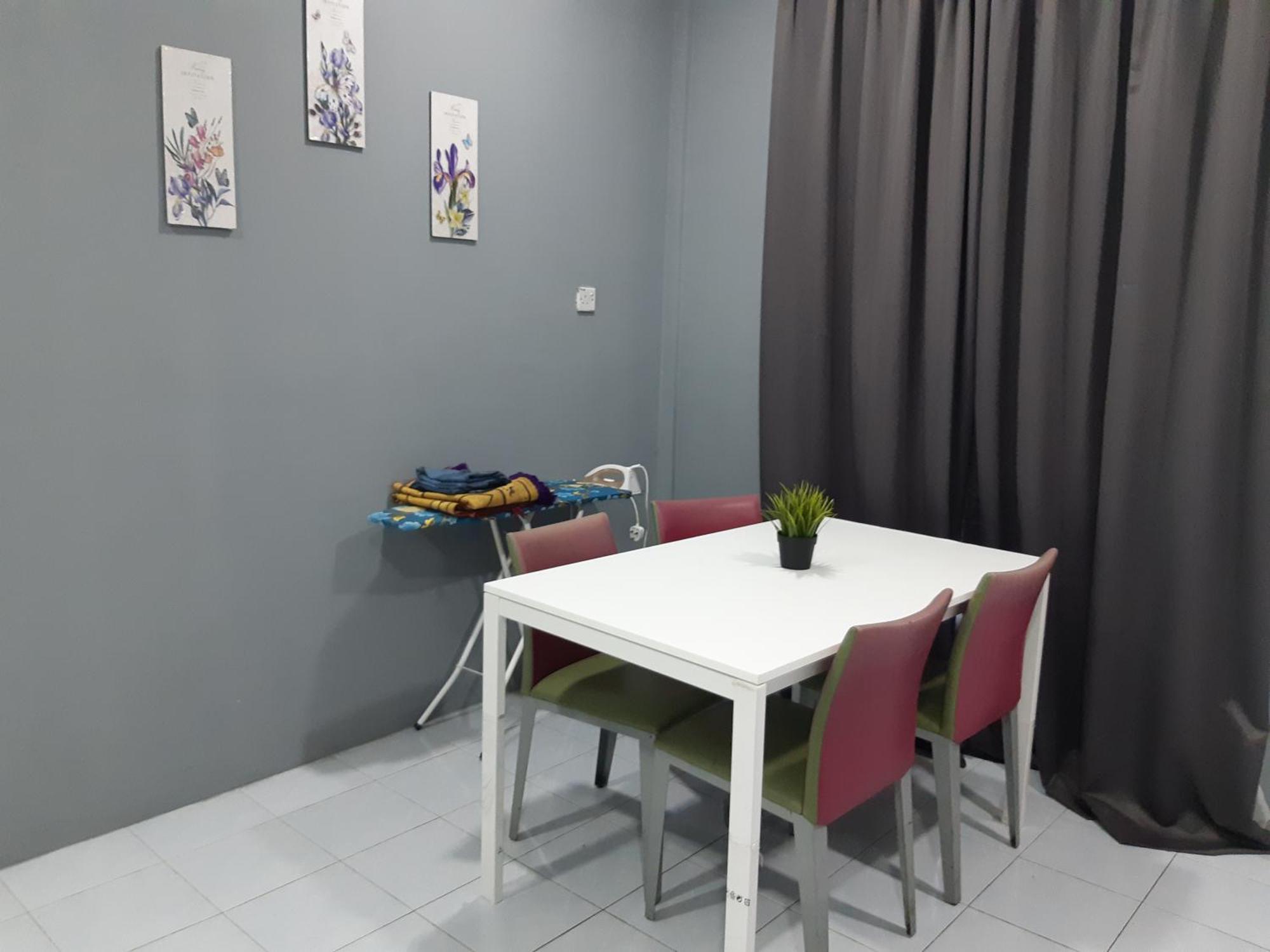 Anis Homestay Gua Musang Exteriör bild