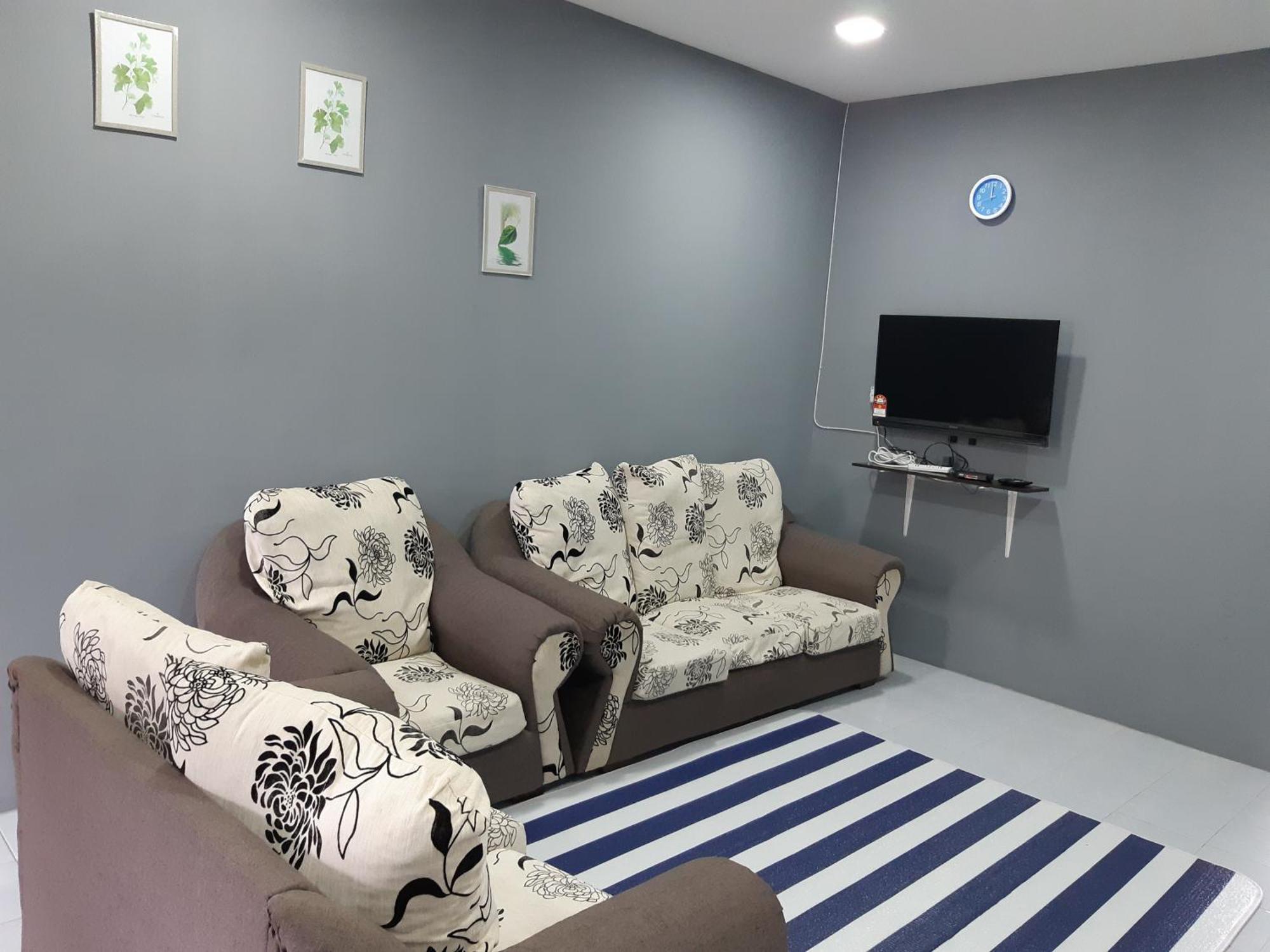 Anis Homestay Gua Musang Exteriör bild